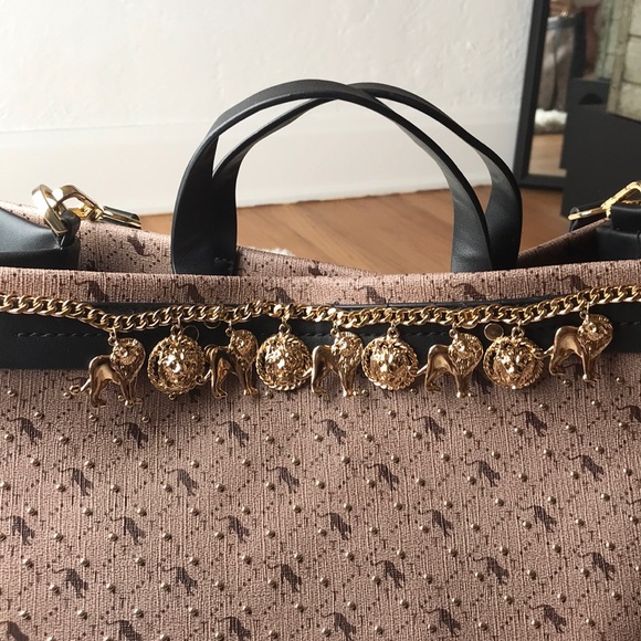 NWOT Topshop Lion Safari Tote w/ Charm Chain - Picture 7 of 8